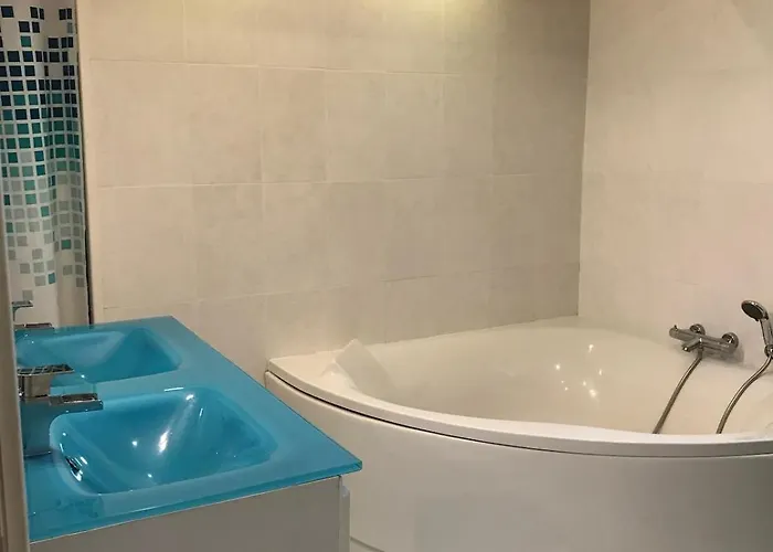 Maison Au Coeur De L Auvergne Pour 15 Personnes * Mareugheol