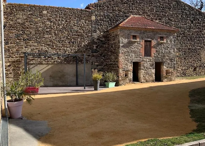 Holiday home Maison Au Coeur De L Auvergne Pour 15 Personnes *