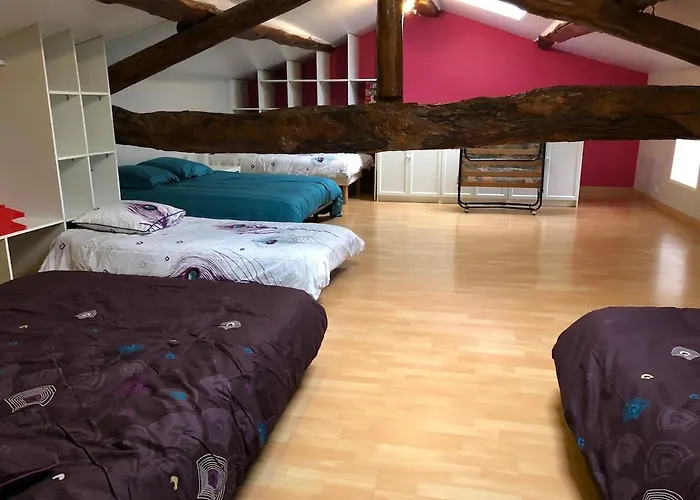 Maison Au Coeur De L Auvergne Pour 15 Personnes Holiday home *