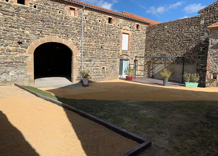 Maison Au Coeur De L Auvergne Pour 15 Personnes Mareugheol